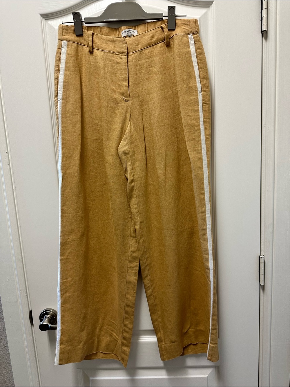 Banana Republic | Side-Stripe Linen Pants